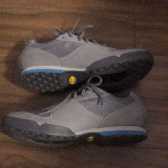 Like-new Giro cycling/biking 2-bolt shoes - Picture 11 of 13